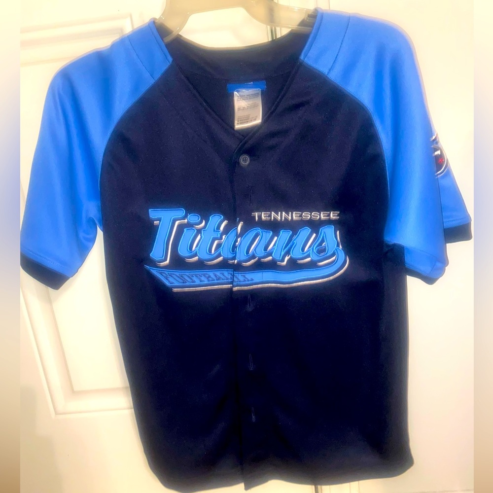 Boys Medium Tennessee Titans Football Jersey